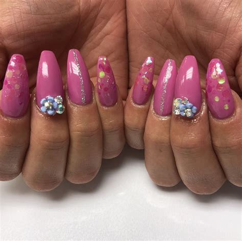 Euro nails - Euro Nails is a full-service nail salon in Wantagh. Monday through Wednesday this shop offers a manicure and pedicure special for $15. Euro's regular services include manicures, pedicures, acrylic tips, uv tips and waxing.